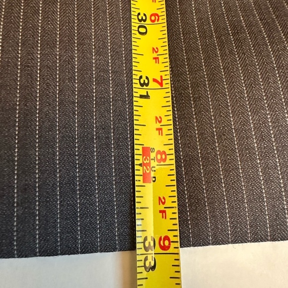 Tommy Hilfiger 100% Wool Men’s 44R Charcoal Gray Pinstripe Blazer Mint Condition - Picture 11 of 11